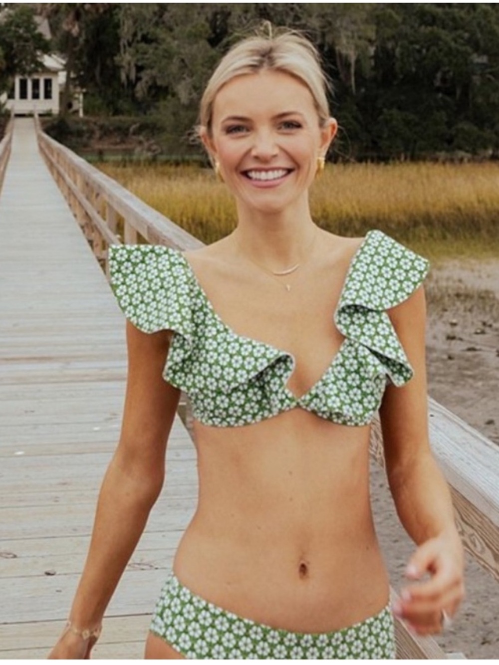 NWT Antonio Melani × Style by Simkins Marguerite Ruffle
Swim Top